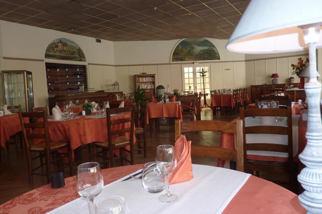 Hotel Du Lion D'Or Entraygues-sur-Truyère Стая снимка